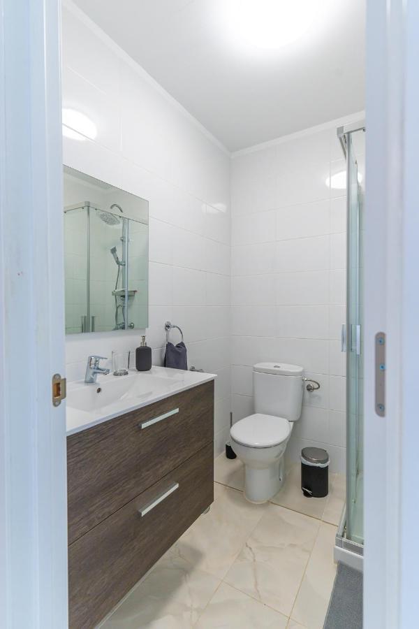 Modern 2-Bedroom Apartment With Stunning View Costa Adeje  Bagian luar foto